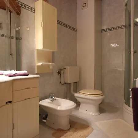 アパート Nikolina クリムノ